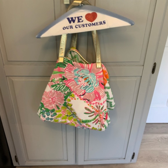 Handbags - Lilly Pulitzer Tote Bag. Recently Professionally Cleaned and pressed.